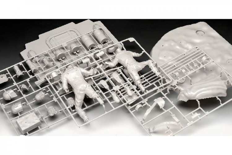 Revell The Bounty Hunter: The Mandalorian