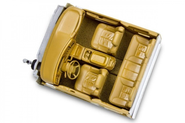 Revell 1999 Chevy Silverado Custom Pickup