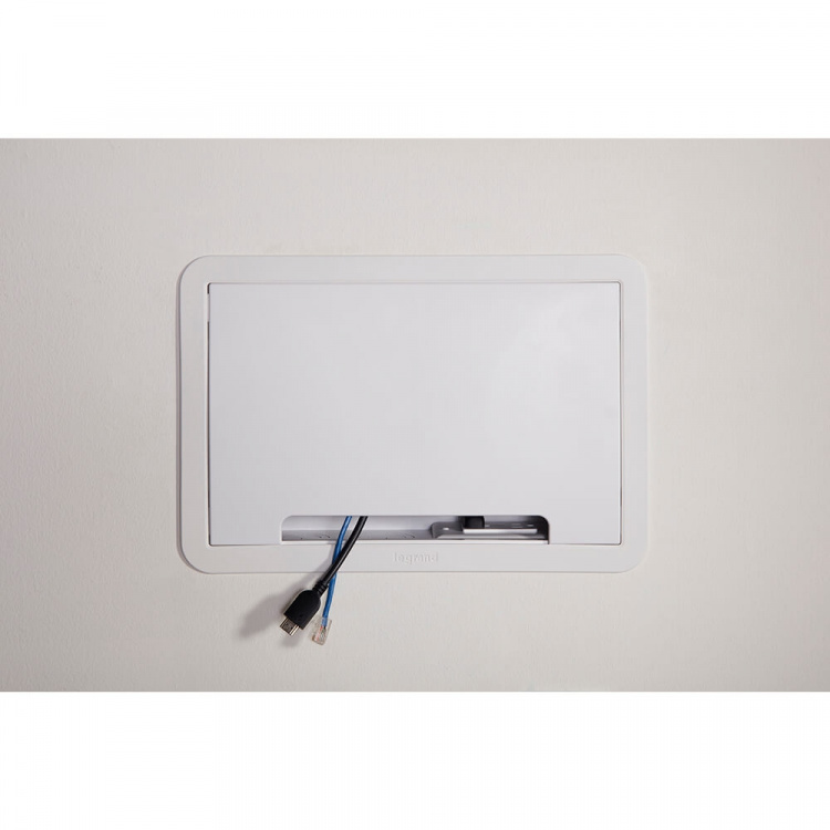 SANUS In-wall Media Box 9