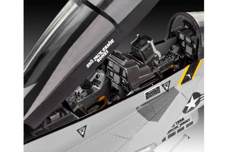 Revell F/A-18F Super Hornet  Revell F/A-18F Super Hornet