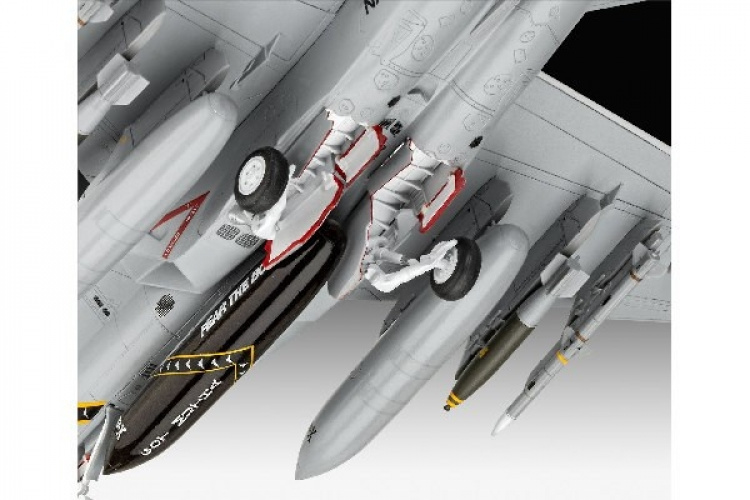Revell F/A-18F Super Hornet  Revell F/A-18F Super Hornet