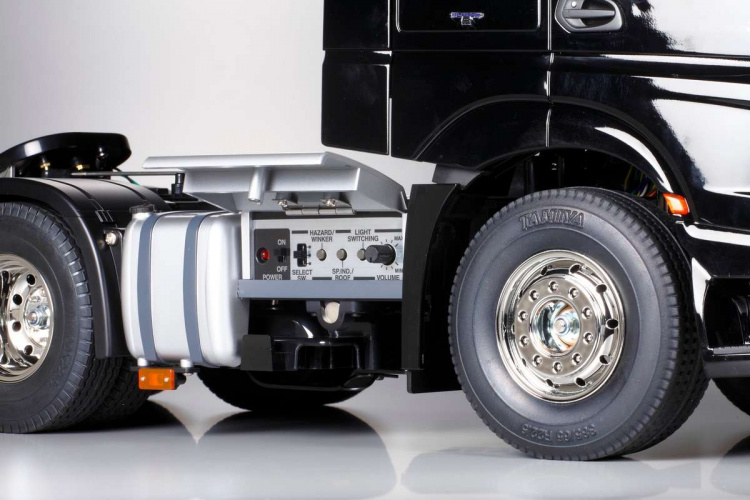 TAMIYA 1/14 Mercedes Actros 3363 GigaSpace