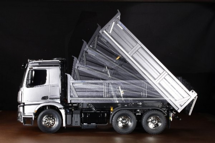 TAMIYA 1/14 R/C Mercedes-Benz Arocs 3348 6x4 Tipper Truck TAMIYA 1/14 R/C Mercedes-Benz Arocs 3348 6x4 Tipper Truck
