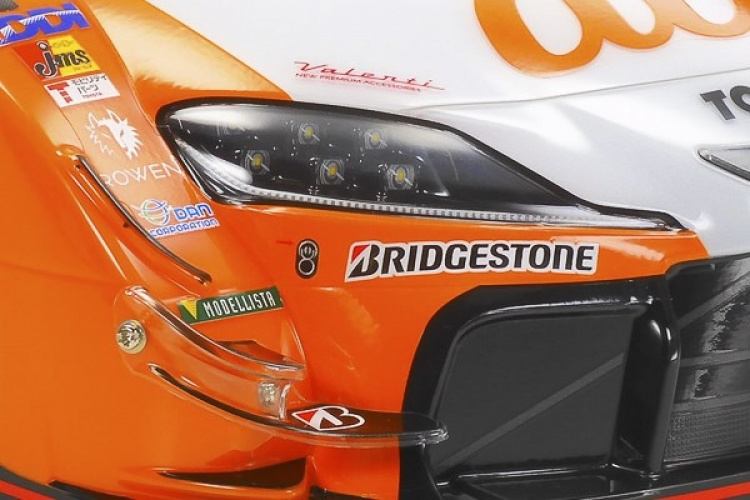 TAMIYA 1/10 R/C au TOM\'S GR Supra (TT-02)