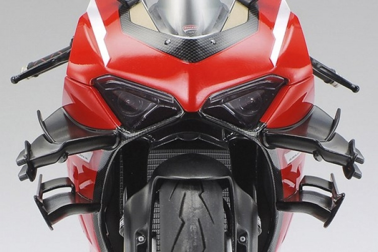 TAMIYA 1/12 Ducati Superleggera V4 TAMIYA 1/12 Ducati Superleggera V4