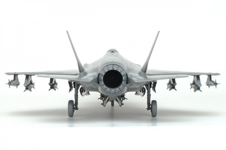 TAMIYA 1/48 Lockheed Martin® F-35®A Lightning Ⅱ® TAMIYA 1/48 Lockheed Martin® F-35®A Lightning Ⅱ®