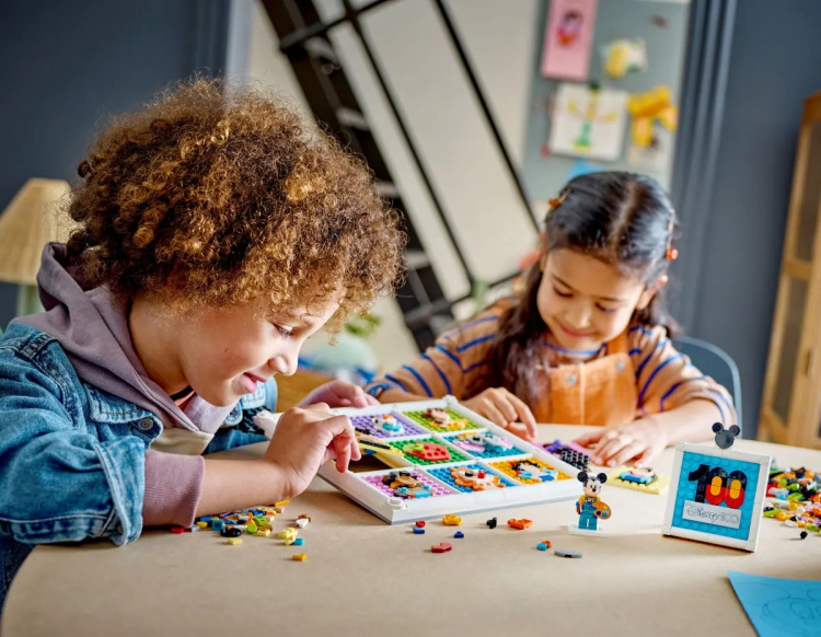 LEGO Disney Classic 43221 - 100 Years of Disney Animation Icons