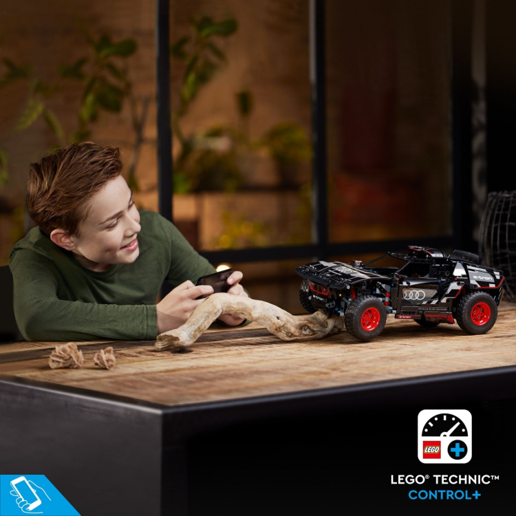 LEGO Technic 42160 - Audi RS Q e-tron LEGO Technic 42160 - Audi RS Q e-tron