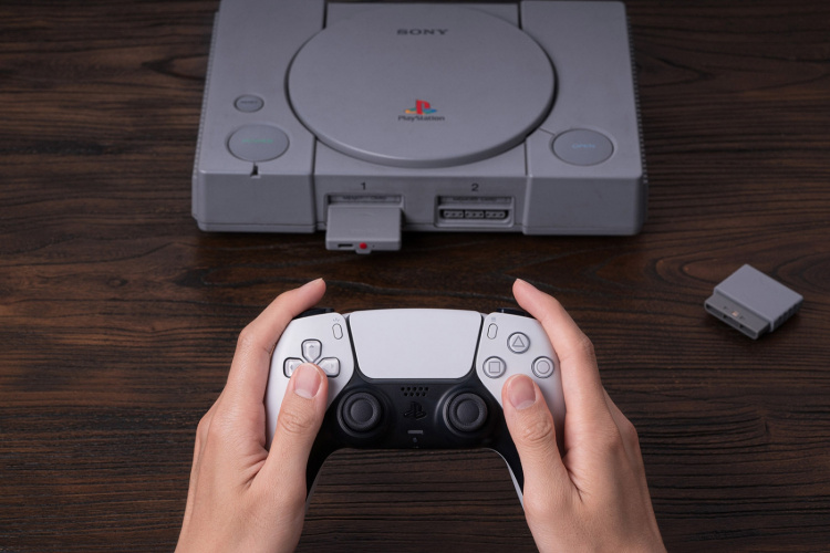 8BitDo Retro Received Receiver, PlayStation / PlayStation 2 8BitDo Retro Received Receiver, PlayStation / PlayStation 2