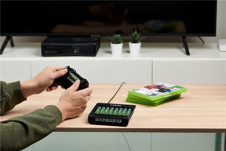 Varta LCD Multi Charger+ (Type 57681) charges up to 8x AA or AAA batteries (NiMH) simultaneously