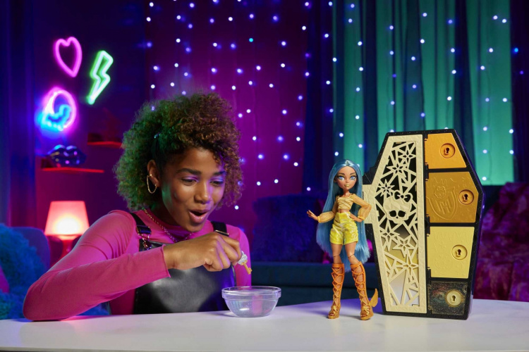 Monster High - Skulltimate Secrets: Fearidescent edition Cleo De Nile - muotinukke