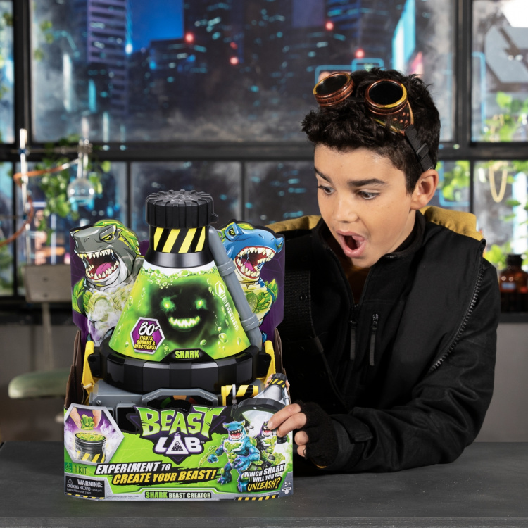 <p>Check out this crazy awesome playset with an interactive shark monster figure! We\'re talking high-level interactivity here, folks. In this kit, it\'s not just a regular monster figure, it\'s an interactive ninja shark spy! Follow our steps, toss in ingre