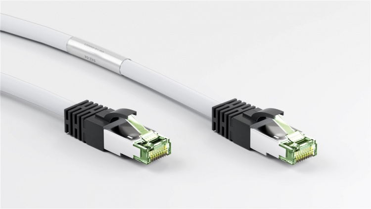 Goobay CAT 8.1 Patch Cord, S/FTP (PiMF), white 99.9 % oxygen-free copper conductor (OFC), AWG 24, halogen-free cable sheath (LSZH), 0.25 m