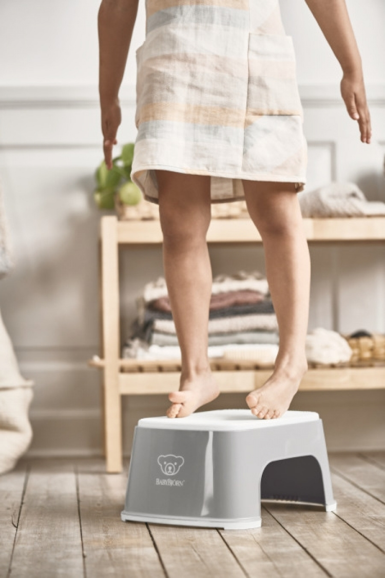 BabyBjörn Step Pall, grå BabyBjörn Step Pall, grå