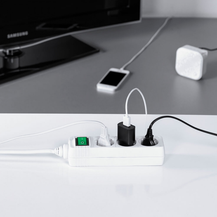 Hama Power Strip 3-way Switch White 3.0m Hama Power Strip 3-way Switch White 3.0m