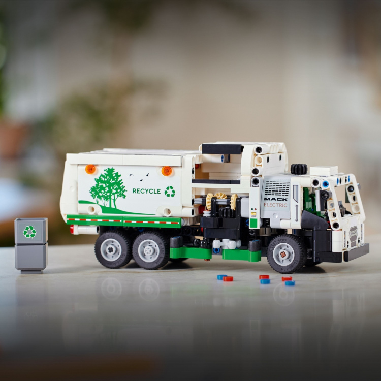 LEGO Technic 42167 - Mack® LR Electric Garbage Truck