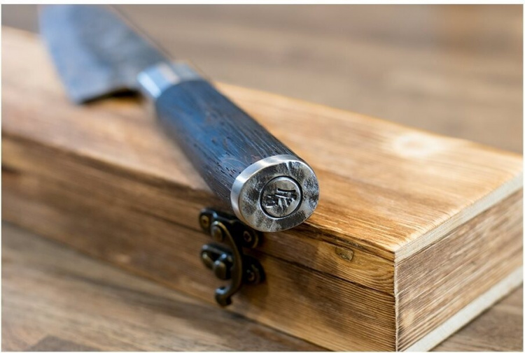 Satake Kuro Santoku-kniv 18 cm