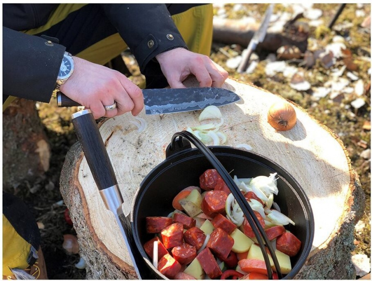 Satake Kuro Santoku-kniv 18 cm