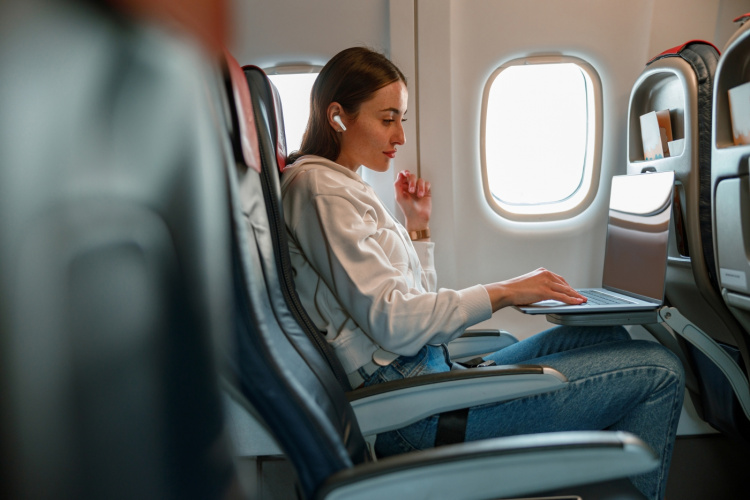 Belkin Soundform Flow - hörlurar med aktiv brusreducering, vita