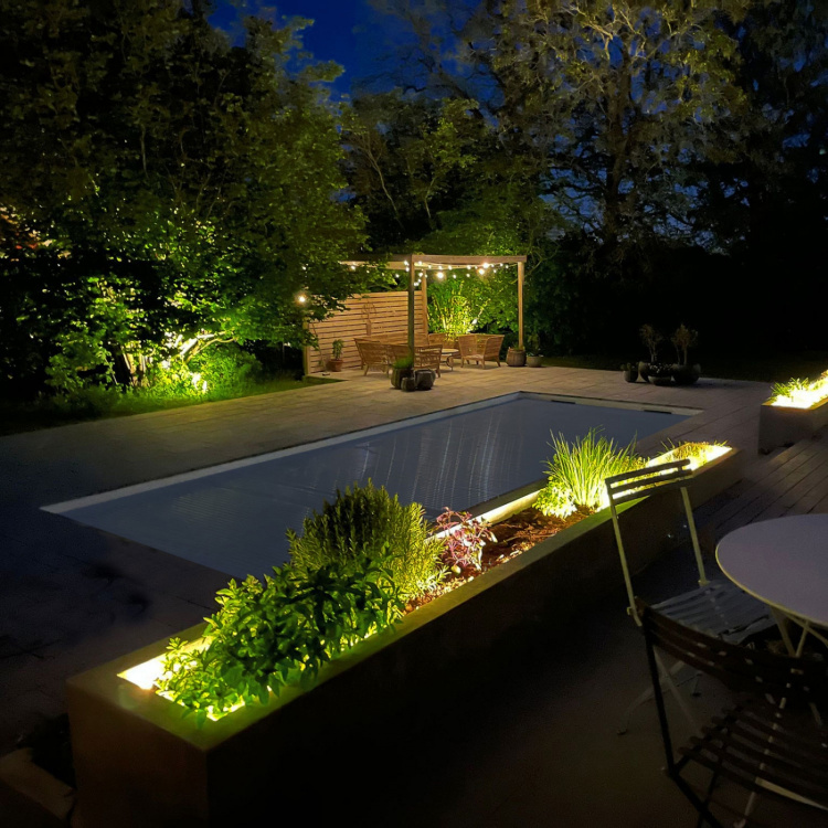 LightsOn Strip Böjbart och flexibelt ljusband 850lm 15W 2700K 2 meter LightsOn Strip Böjbart och flexibelt ljusband 850lm 15W 2700K 2 meter