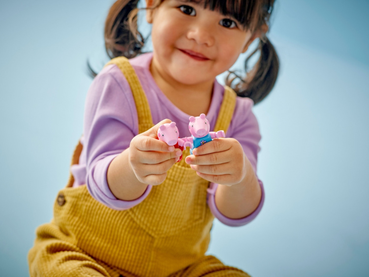 LEGO DUPLO Peppa Pig - Pipsa gris gård och trädkoja LEGO DUPLO Peppa Pig - Pipsa gris gård och trädkoja