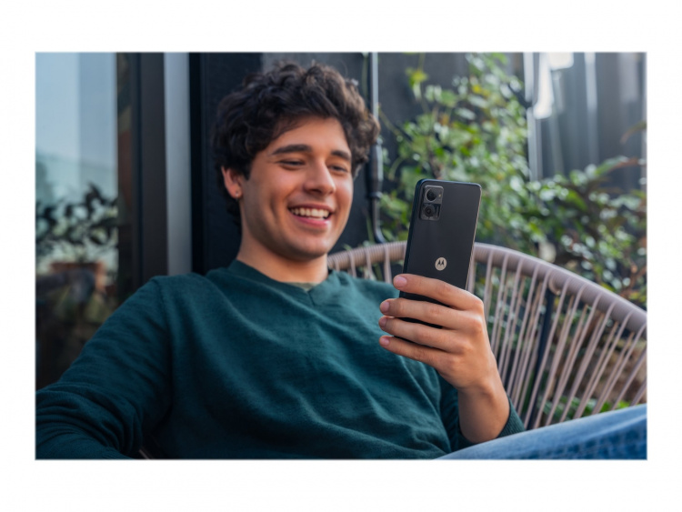 Motorola Moto E22 6.5 32GB Svart astro Motorola Moto E22 6.5 32GB Svart astro