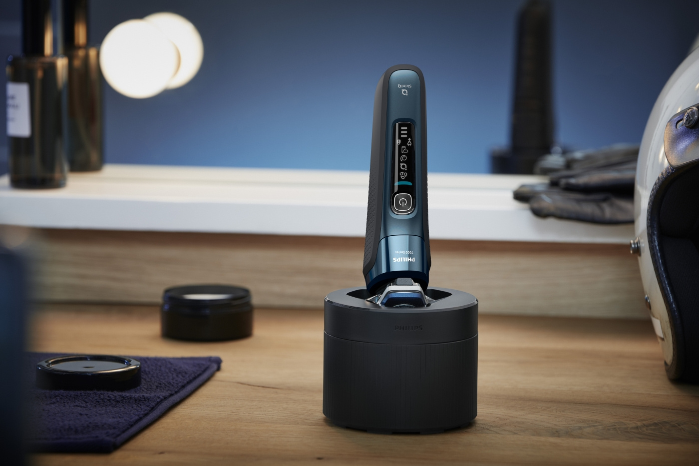 Buy Philips Shaver Series 7000 S7882/55 shaver with cleaning