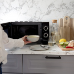 Champion Mikrovågsugn 20L 700W Svart Champion Mikrovågsugn 20L 700W Svart