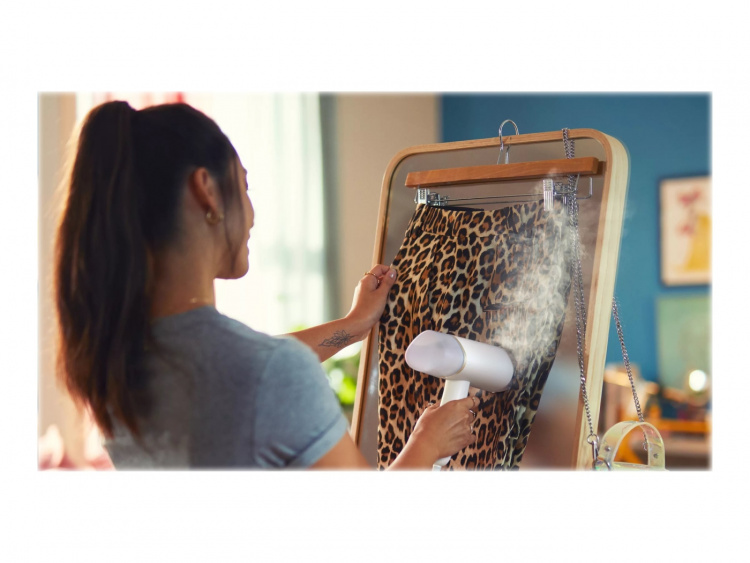 Philips 3000 series STH3020 Handheld Fabric Steamer 1000W Gray White Philips 3000 series STH3020 Handheld Fabric Steamer 1000W Gray White