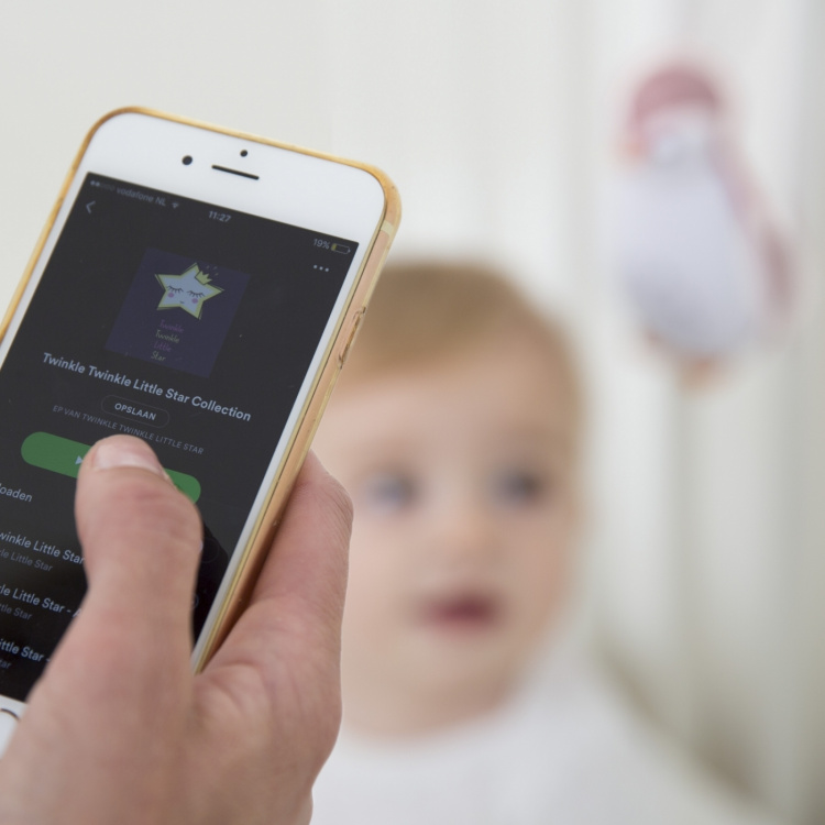 Zazu Zoe speaker nightlight, penguin, grey Zazu Zoe speaker nightlight, penguin, grey