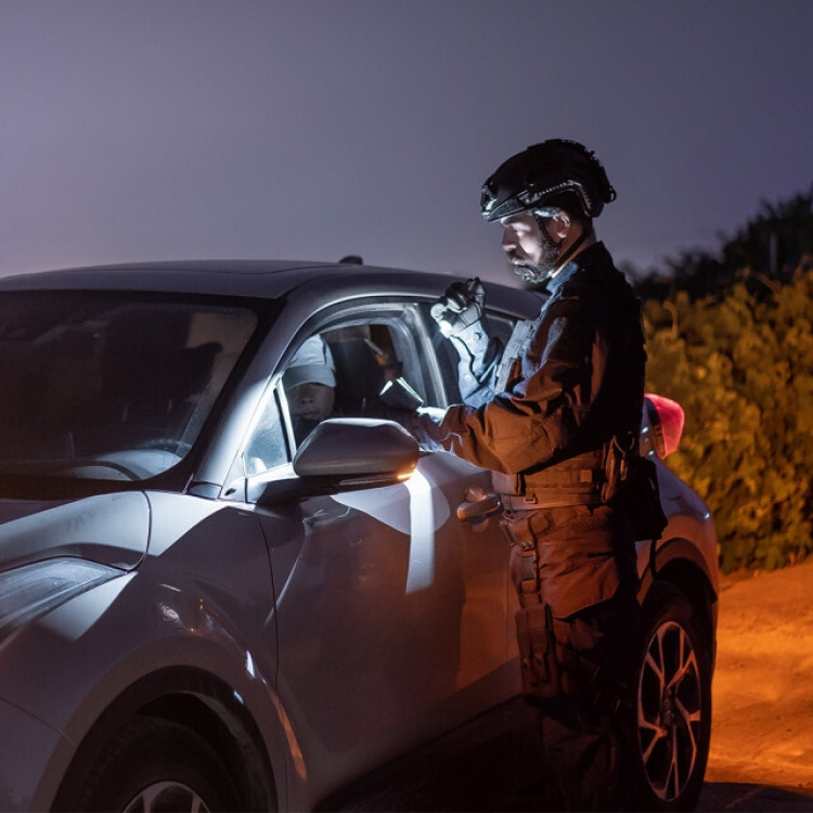 Fenix TK11R flashlight, 1600 lm