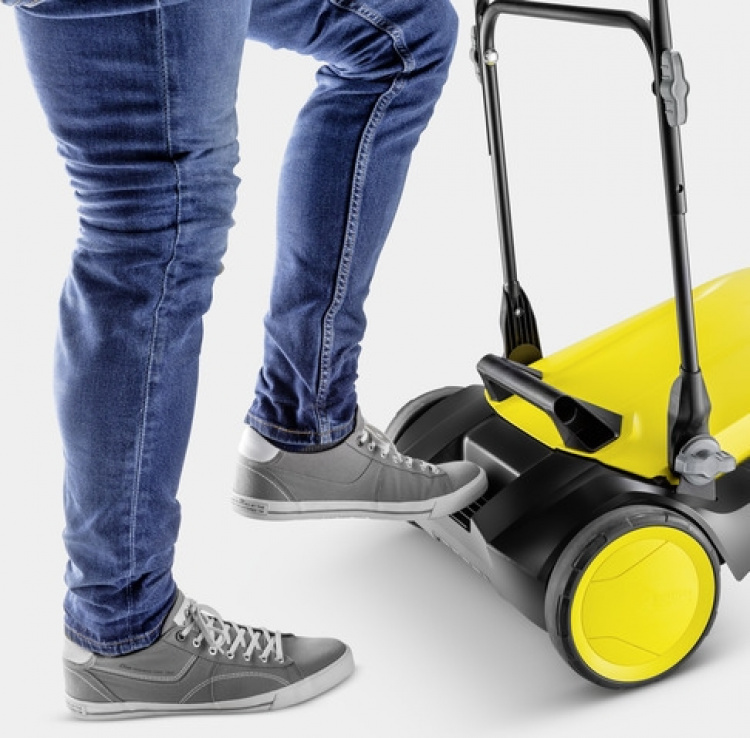 Kärcher S 4 Twin sweeper