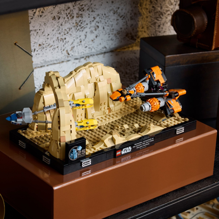 LEGO Star Wars 75380 - Mos Espa Podrace™ diorama LEGO Star Wars 75380 - Mos Espa Podrace™ diorama