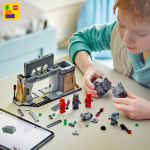 LEGO Star Wars 75386 - Paz Vizsla™ and Moff Gideon™ in battle