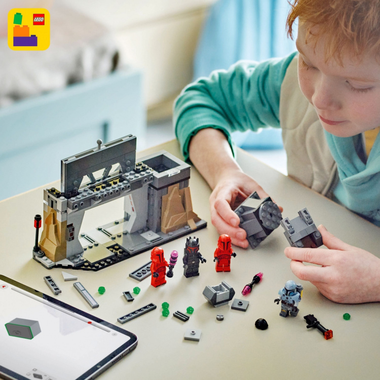 LEGO Star Wars 75386 - Paz Vizsla™ and Moff Gideon™ in battle