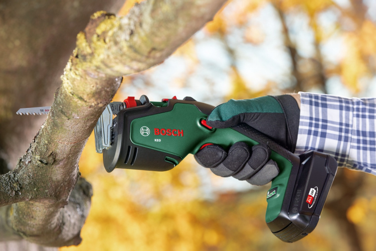 Bosch Keo 18 cordless chainsaw, with 2.0 Ah battery