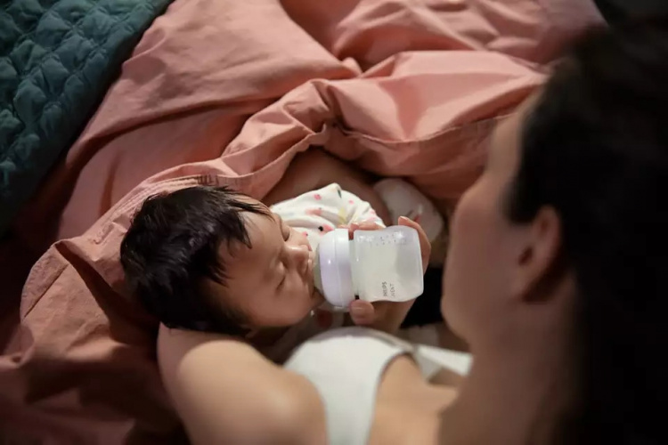 Philips Avent SCY900/01 Natural Response feeding bottle, 125 ml