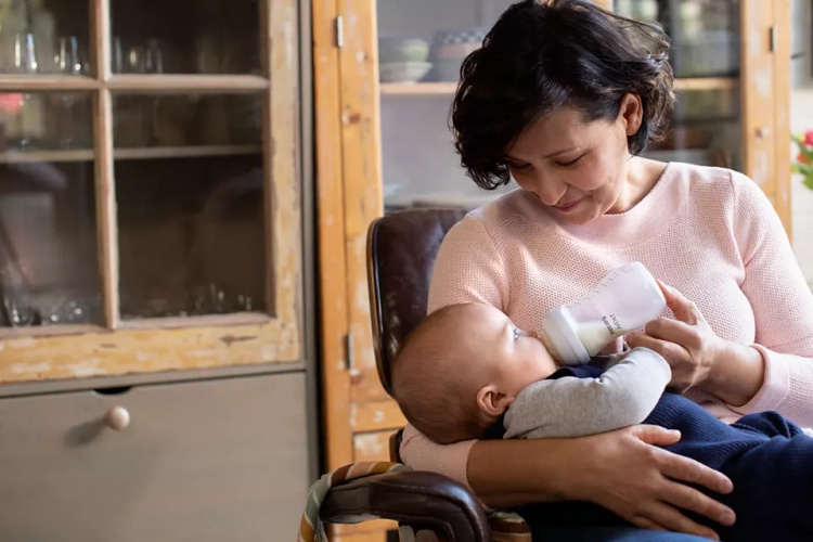 Philips Avent SCY903/01 Natural Response feeding bottle, 260 ml