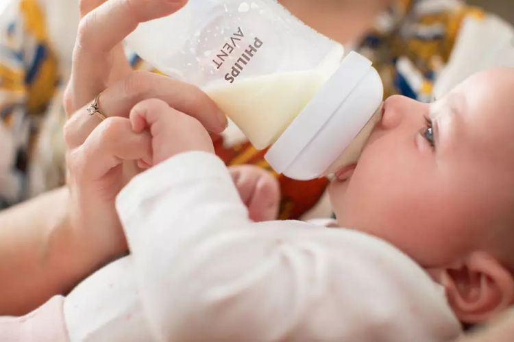 Philips Avent SCY965/02 Natural Response bottle feeding tube, flow 5, 6 months+, pack of 2 Philips Avent SCY965/02 Natural Response bottle feeding tube, flow 5, 6 months+, pack of 2