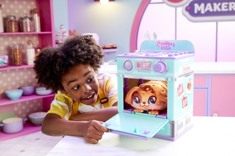 Cookeez Makery - bread oven and mystery cookie