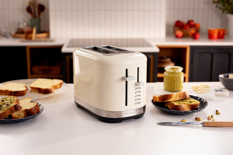 KitchenAid 5KMT2109EAC Toaster, cream