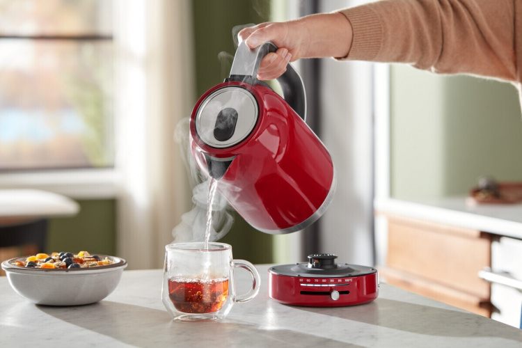 KitchenAid 5KEK1701EER electric kettle, red