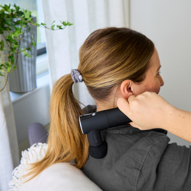 Champion Massagepistol Compact Power 3300RPM 1800mAh MG400 Svart Champion Massagepistol Compact Power 3300RPM 1800mAh MG400 Svart