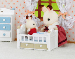 Sylvanian Families Chocolate bunny baby set (cot)