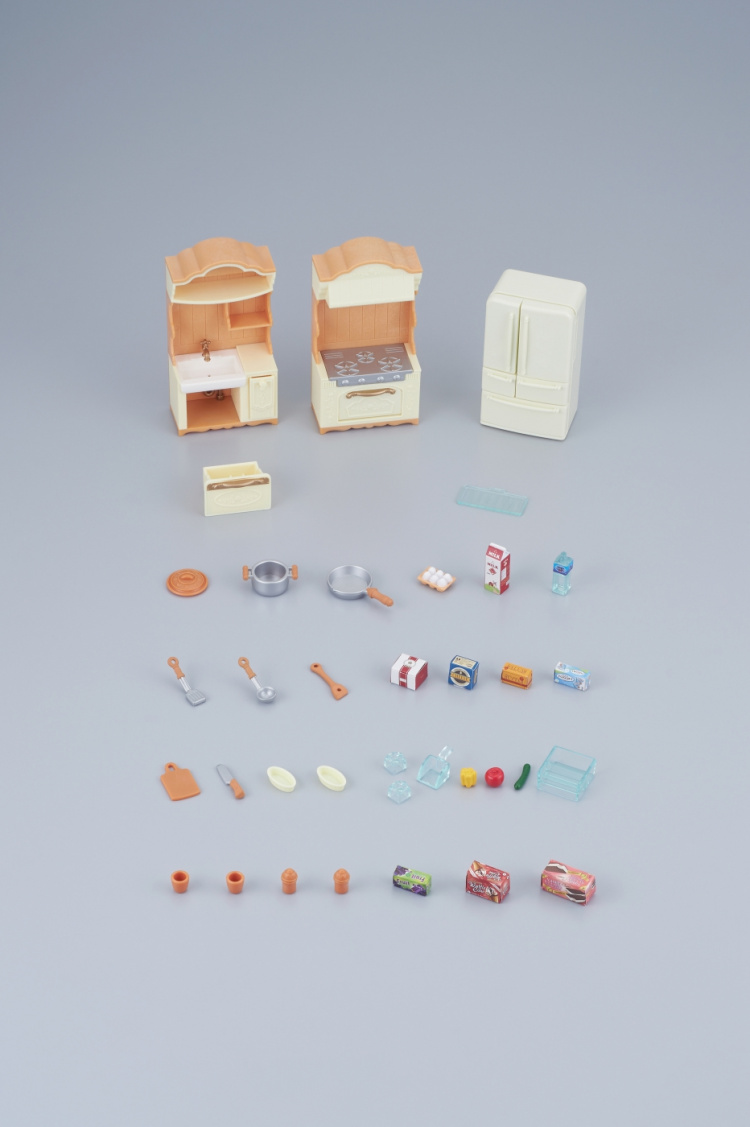 Sylvanian Families Farmhouse kitchen with fridge