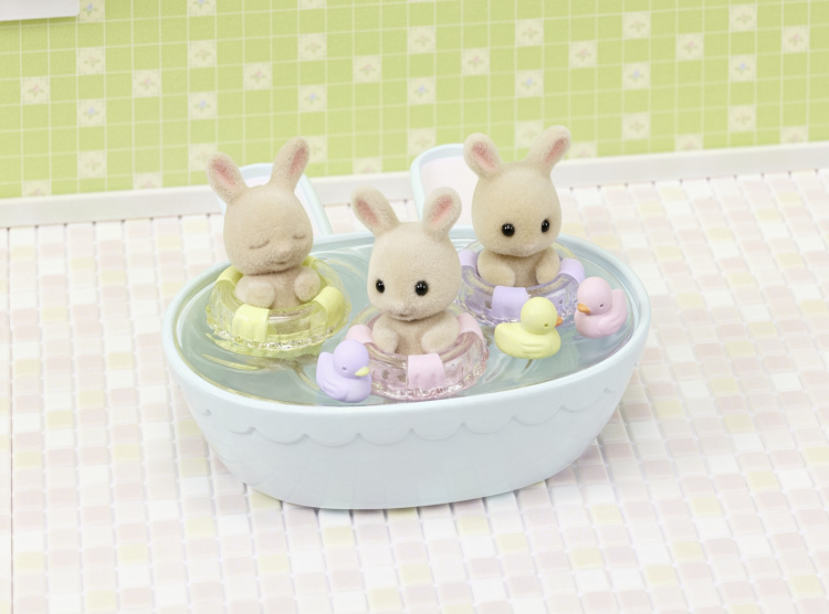 Sylvanian Families Triplets\' bath toilet