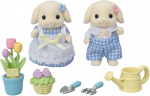 Sylvanian Families Garden set with figures