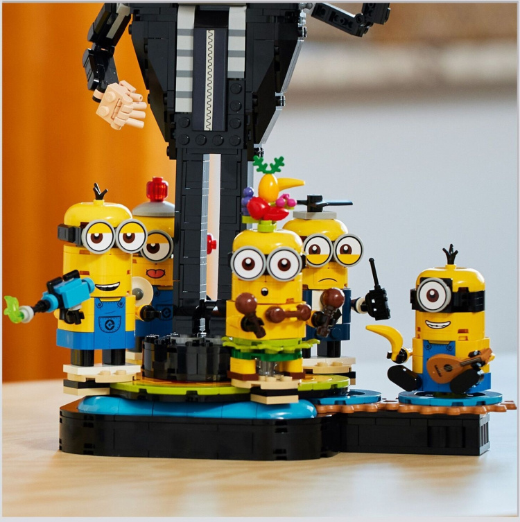 LEGO Minions 75582 - Gru and minions buildable with blocks