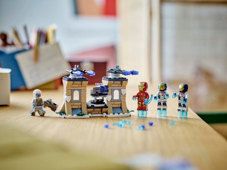 LEGO Super Heroes Marvel 76288 - Iron Man and the Iron Legion vs