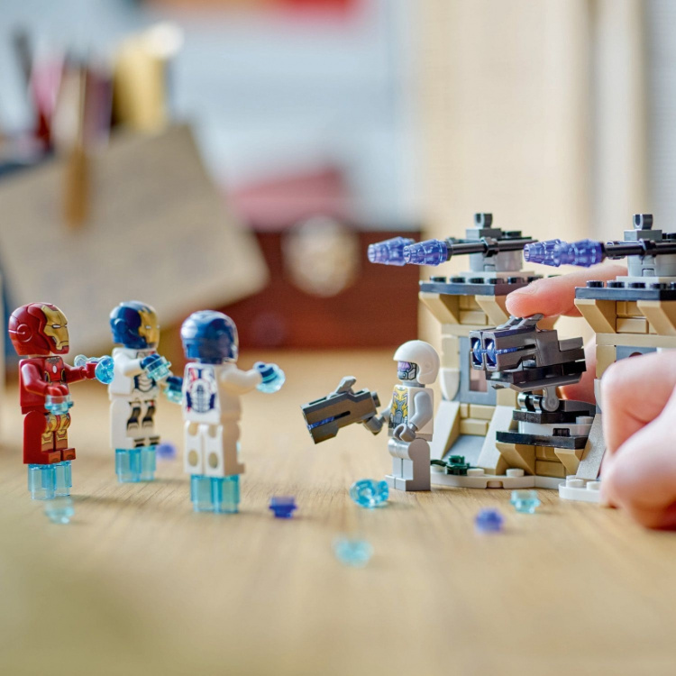 LEGO Super Heroes Marvel 76288 - Iron Man and the Iron Legion vs